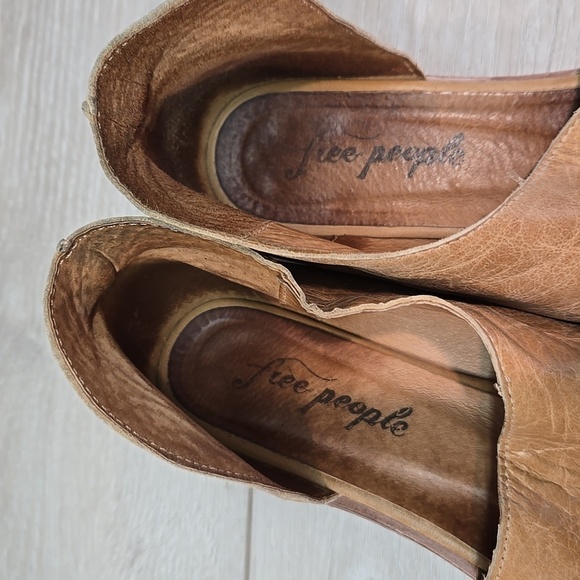 Free People Women Royale Cut Out Ankle Leather Point Toe Shoes Boots Sz 37.5/7 - Picture 6 of 14